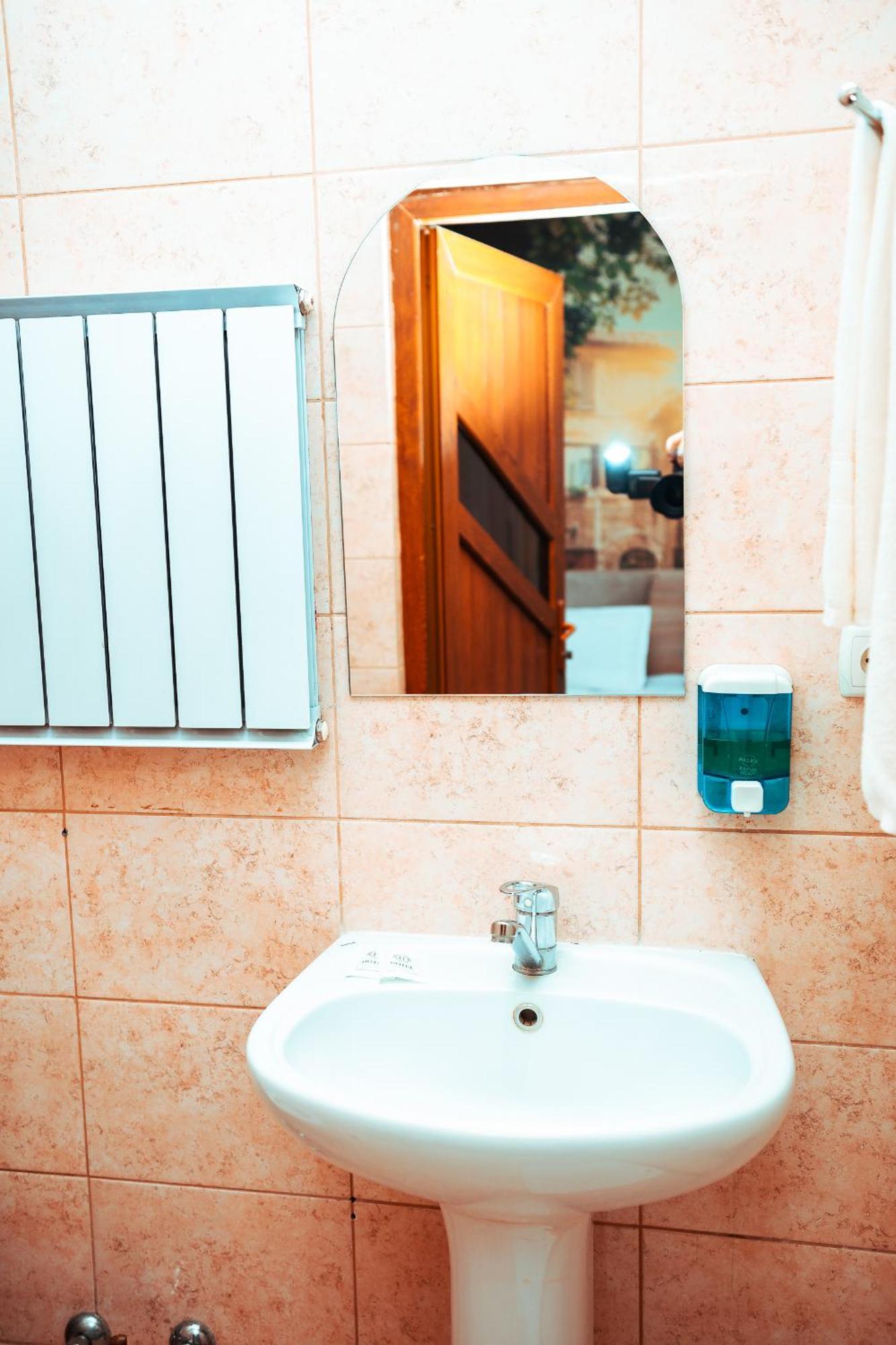 Ocean Hotel Biszkek Zewnętrze zdjęcie